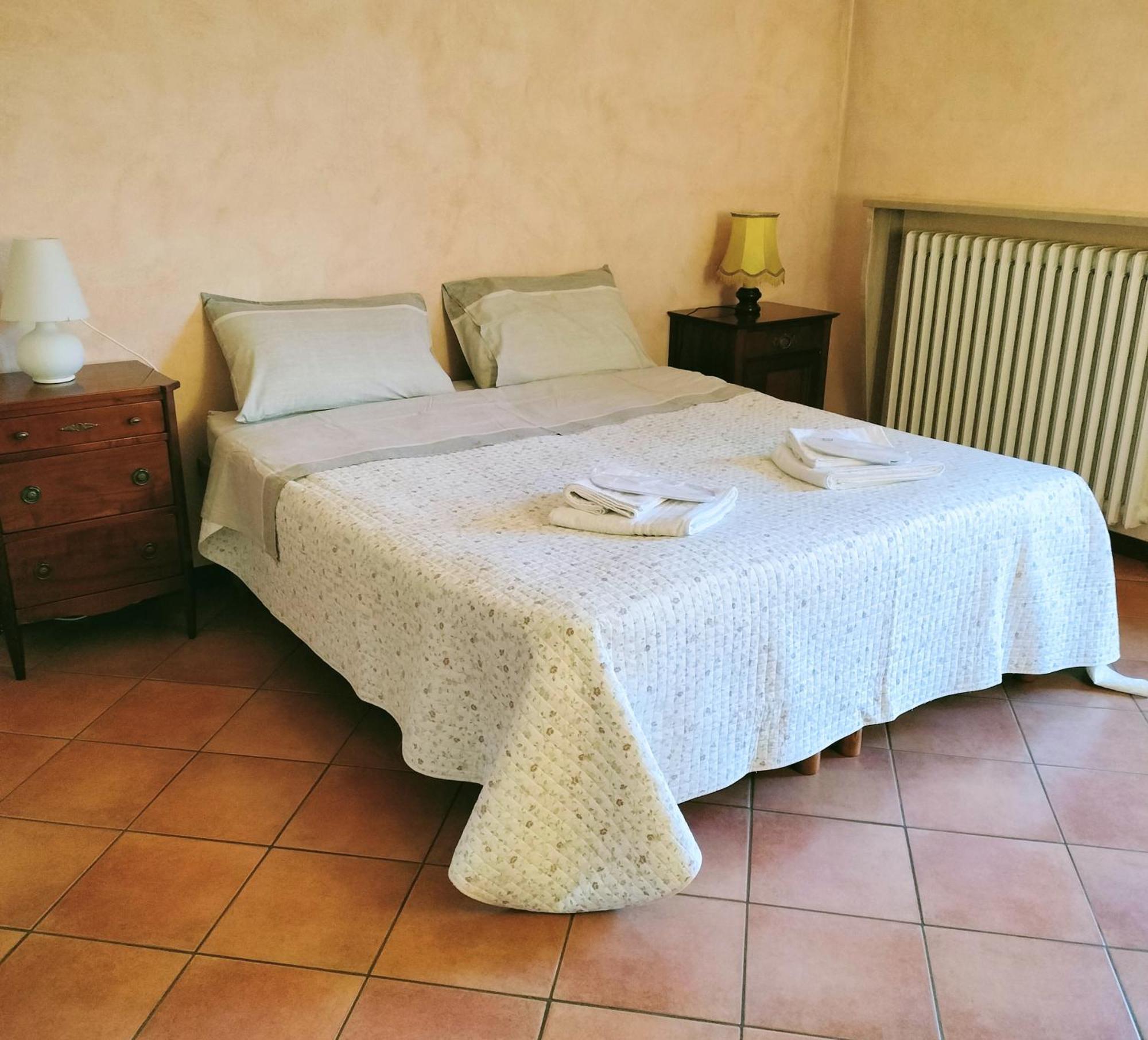 B&B "Madama Granet" Borgo San Dalmazzo Ngoại thất bức ảnh